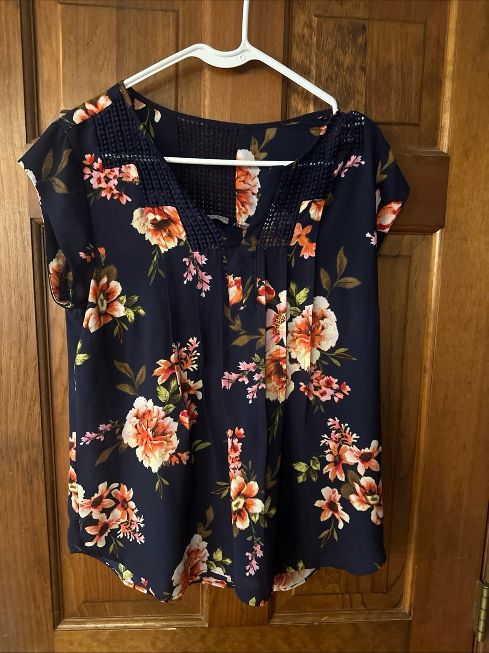 Daniel Rainn Navy Floral Smocked V-Neck Blouse Medium